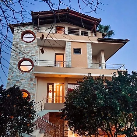 Triena فيير